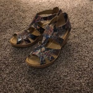 Like New Softspots Wedge Sandals